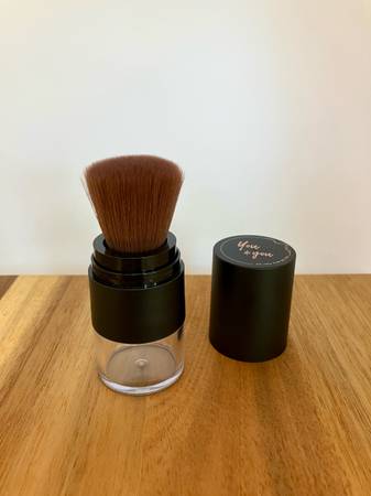 Refillable Powder Brush 1