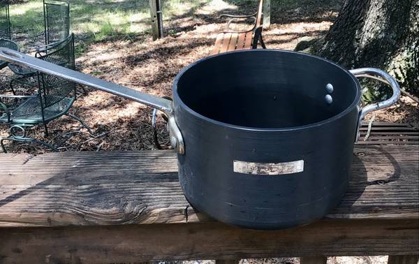 Calphalon Hard-Anodized Professional Aluminum Cookware Pot 1