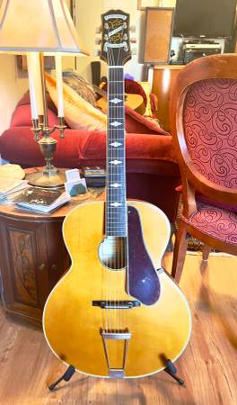 Epiphone Masterbilt De Luxe VN 1