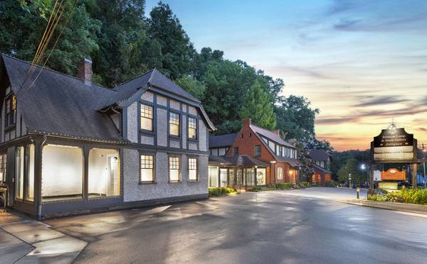 $5,400 / 2166ft2 - Biltmore Village Highway Visibility (Biltmore Village)64029206531457120