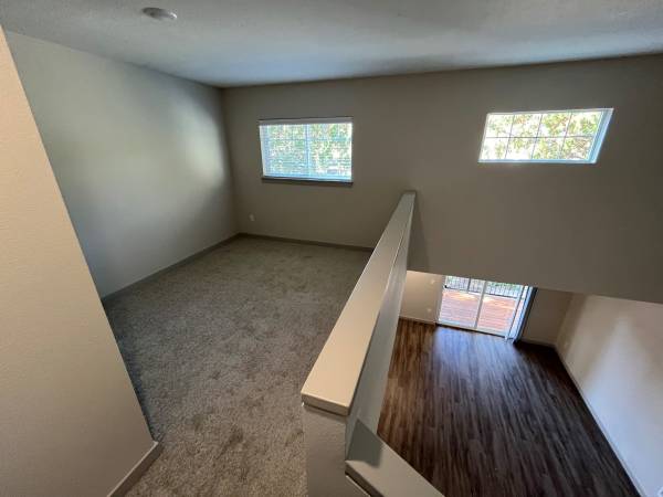 $1,650 / 1br - 850ft2 - Contemporary Loft Gorgeous Community-Choose your Special! (Beaverton)64038883711233122