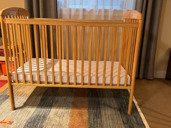 Foldable Crib 1