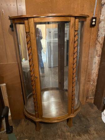 Curio cabinet 1