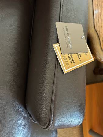 Natuzzi leather couch - $150 (Bellingham)63435792068737121