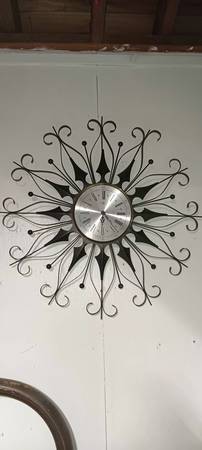 Vintage Elgin Metal Scroll Wall Clock 1