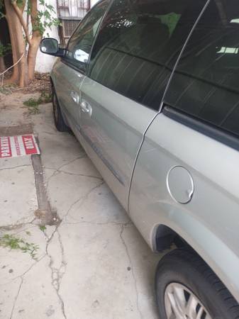 2003 Dodge Grand caravan - $900 (West)63470780111363123