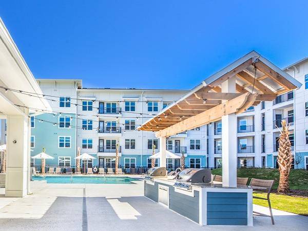 $1,694 / 2br - 1038ft2 - Gaming Lawn, Business Center with iMacs, Gas Grilling Station64015947251971124