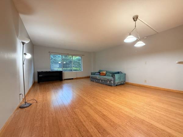 $3,300 / 2br - 1099ft2 - Spacious 2BA Condo w/ Pool & Parking - Brookline Vil. – Available Now (Brookline)64167983904258120