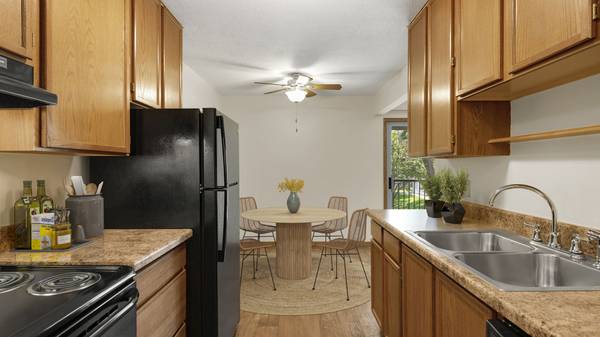 $1,775 / 2br - 976ft2 - 2/BD 1/BA, Free Surface Parking, in New Hope MN (8015 36th Ave N, New Hope, MN)63797857569411122