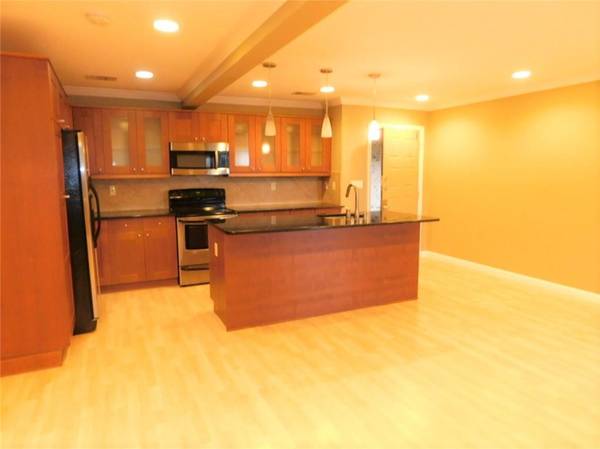 $1,395 / 1br - 800ft2 - Tallwood Condos! 1 bed/1 bath for $1395 near Steck/Mopac! W/D Included (Steck/Mopac)63922557049987122