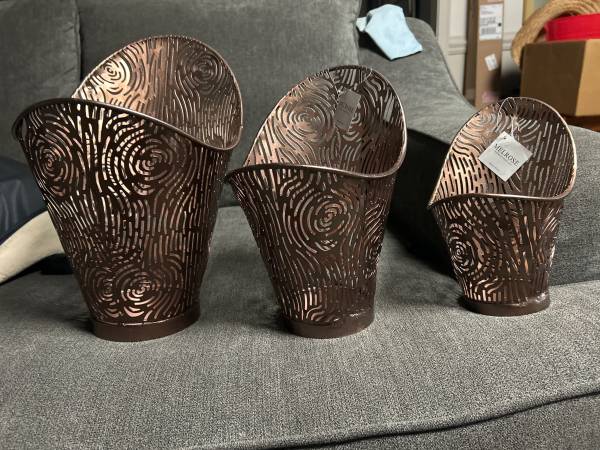 Baskets metal set of 3 1