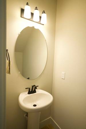 $800 / 4br - Rooms For Rent In Heart of Hillboro (Hillsboro)64038880087425124