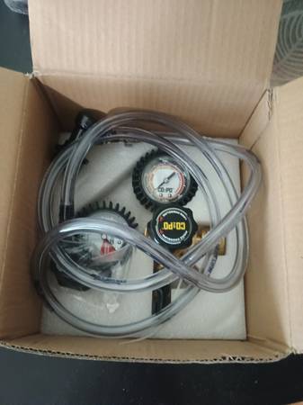 Single body CO2 regulator for home brewing 1