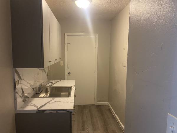 $1,445 / 1br - 2746ft2 - 172 NW 52 Street (Miami)64051005536769122