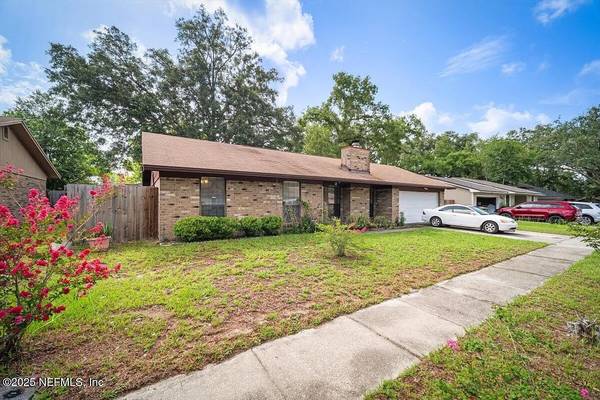$725 / 3br - 1350ft2 - Furnished Room in newly renovated home (Westside Jacksonville 295/103rd st)63377665101571122