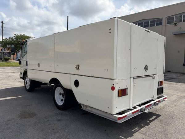 2018 Isuzu NPR HD - Photo 4