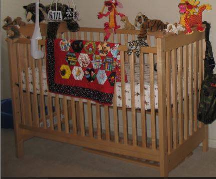 Crib - converts to toddler bed 1