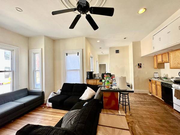 $950 / 8br - Allston Room in 8 Bed/3.5 Bath House | Near Harvard Avenue (Allston)63810062907267122