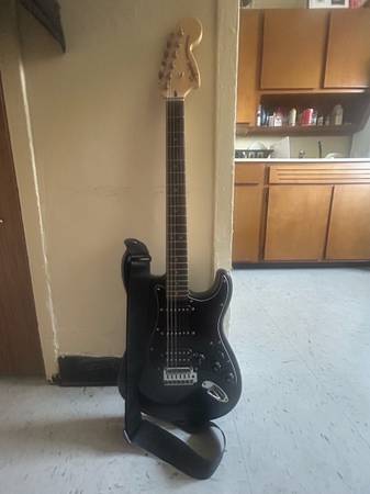 Electric guitar stratocaster 1