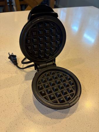 Dash mini waffle maker 1
