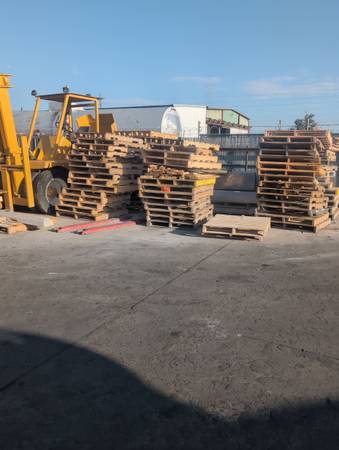 Free pallets (Albuquerque)64013894897923122