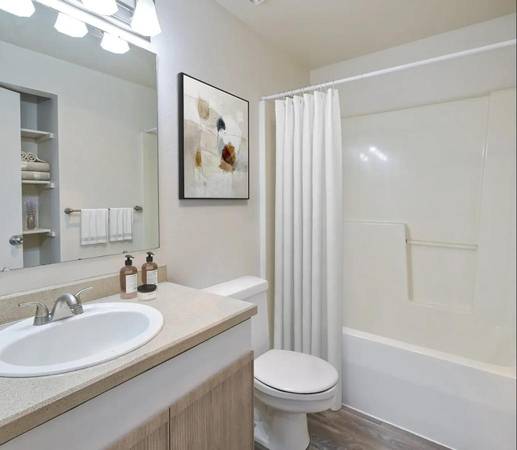 $1.350 / 1 habitación - 590 pies² - Lavadora/secadora en unidades seleccionadas, microondas en unidades seleccionadas, lavavajillas63408953426947122