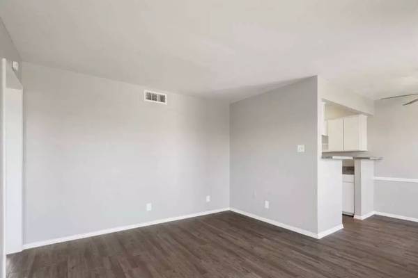 $719 / 2br - 720ft2 - Experience the zenith of refined living: Our 2 BR, 720 Sq Ft awaits. (Killeen - 440 Plaza Shopping Center)63806811277187120