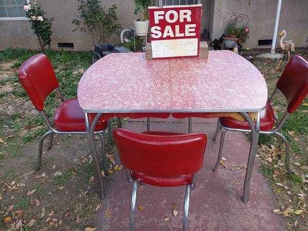 FORMICA TABLE / EXCELLENT 1