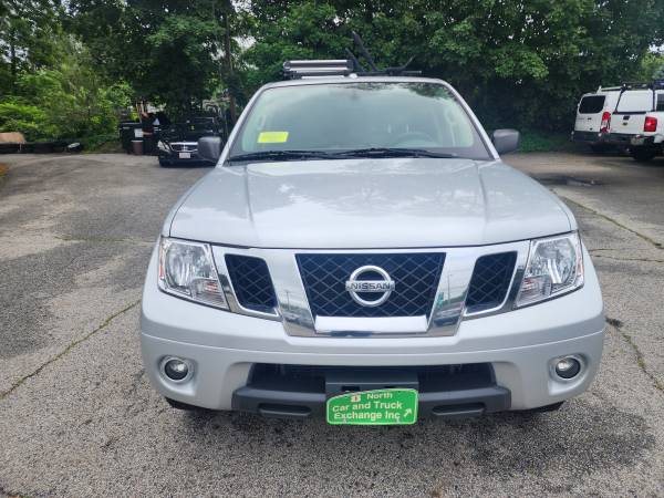 2013 Nissan Frontier SV Crew Cab transmisión manual de 6 velocidades, informe Carfax limpio - $12,995 (Rowley)63654724878467121