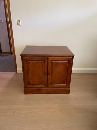 Cabinet 1