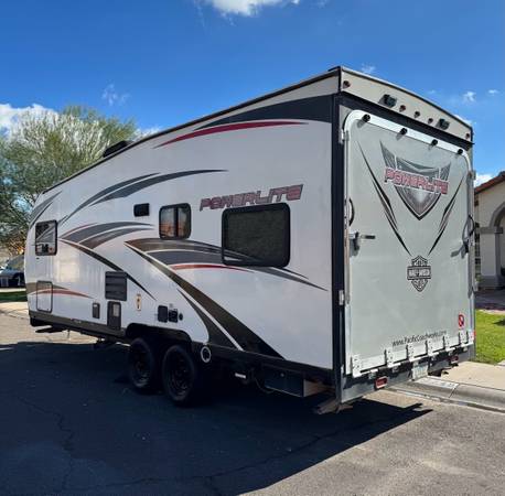 2019 Pacific Coachworks Powerlite 22FS Toyhauler 1