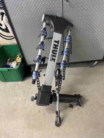 Thule 4 bike hitch carrier 1
