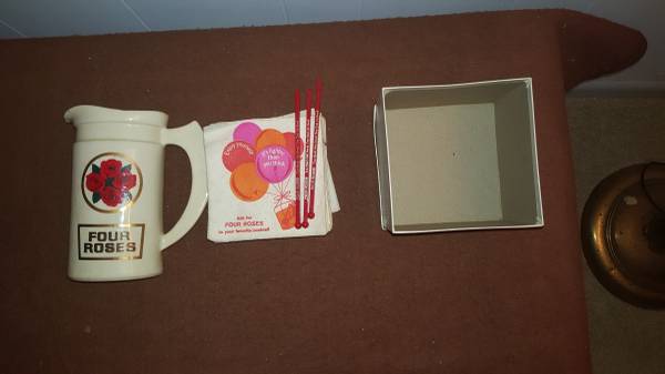 Four Roses bar set 1