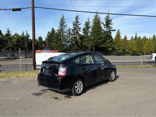 2005 Toyota Prius 4-Door Liftback - $3,999 (Lynnwood, WA)63441537861633122