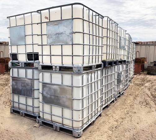 275 Gallon IBC Totes Tanks 1