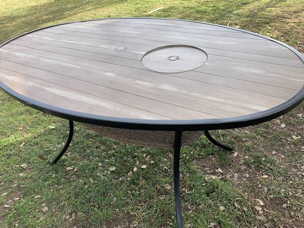 Oval garden table.............farm 24 1