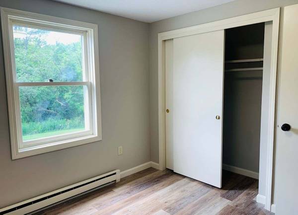 $1,950 / 1br - 450ft2 - HeatIncluded in Select Apartments, Pet friendly, Refrigerator (73 Cross St, Woodstock, VT)63784662573825124