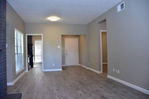 $1,089 / 2br - 800ft2 - Window Coverings, Covered Parking, Air Conditioner (7920 Skillman St, Dallas, TX)63936225832322123