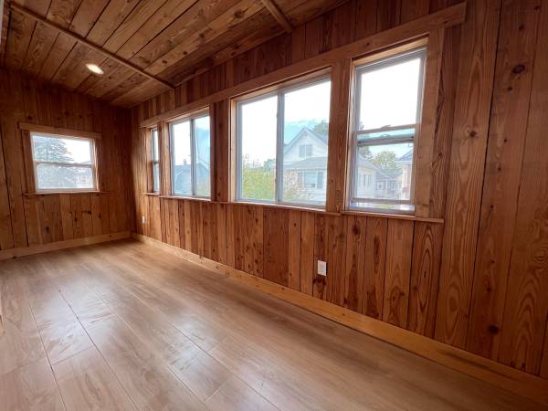$3,000 / 3br - 1100ft2 - Disponible ahora – 3 habitaciones / 1 baño – Medford / Tufts – $3,000 – Sin comisión (Medford)63856552940545124