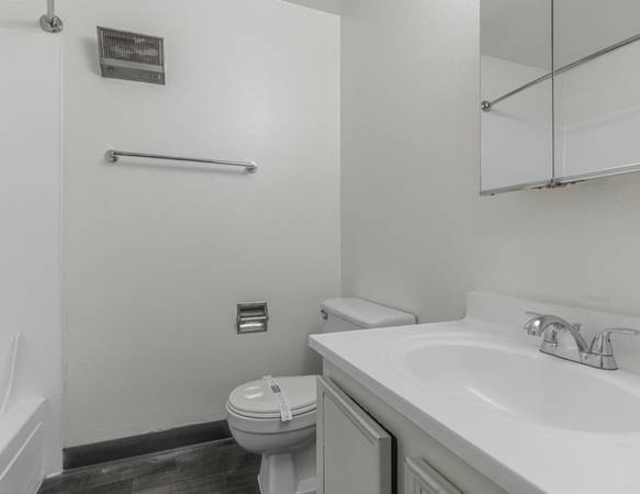 $1,450 / 2 dormitorios - OBTÉN 1 MES GRATIS - LLAMA HOY | Barrio ecléctico, muy transitado a pie (North Clackamas)63831326096003121