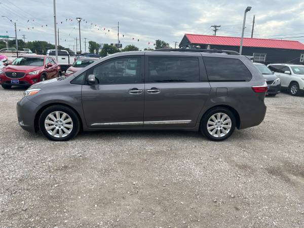 2015 Toyota Sienna Limited - Confiable, equipada y solo 111 mil millas - $15,900 (Norte de Austin)63439682989571121