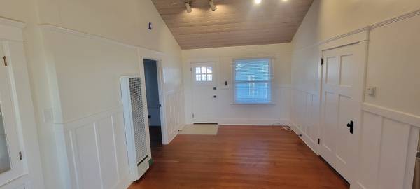 $2,495 / 1br - Bonita cabaña dúplex en el centro (Ventura)63800712001281121