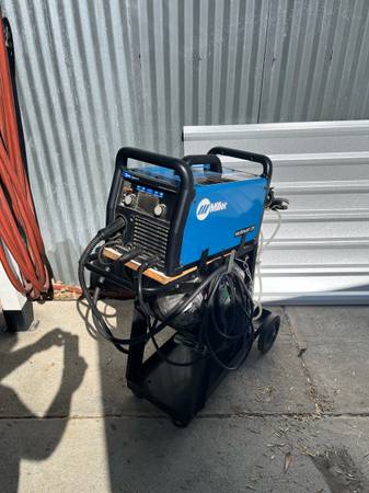 Welding machine 1