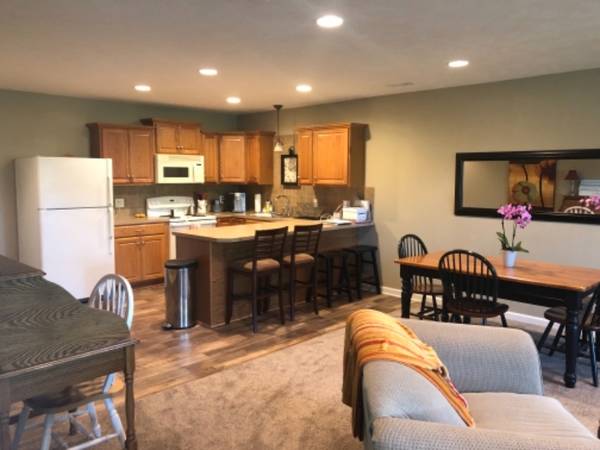 $1900.00 / 3br - 1300ft2 - Fully furnished duplex (lower level) near rec area64021008996995123