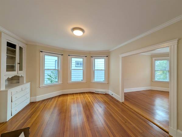 $2,400 / 1br - Modern K&B ** Central AC ** Dining Room/Office ** Free Dedicated W/D (Cambridge \ Davis Sq. \ N. Cambridge)63797254568835124