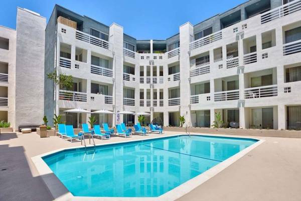 $2,634 / 1br - 702ft2 - 1B/D, Resident Lounge w/ Free Wi-Fi, Guest Parking (600 S Curson St, Los Angeles, CA)63701035062017124