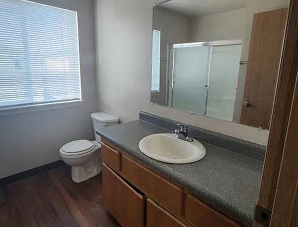 $1,550 / 2br - Spacious 2 Bed | Suburban, Family-Friendly Loc + Dogs & Cats Welcome (East Portland)63914740112386121