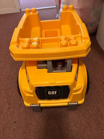 CAT Toy Dump Truck 1