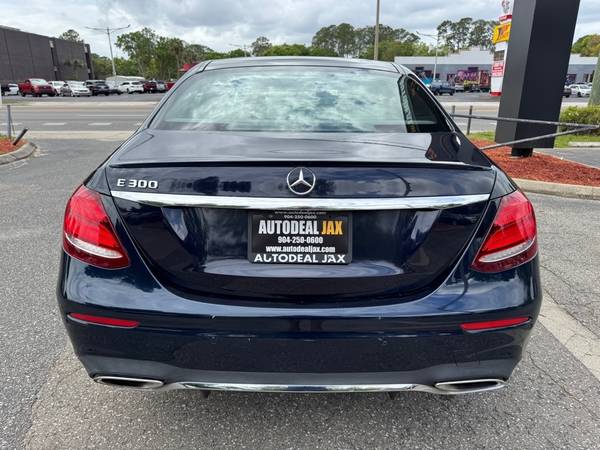 2017 Mercedes-Benz Clase E E300 Sedán de Lujo - $19,995 (Jacksonville, Florida)63470256249985124