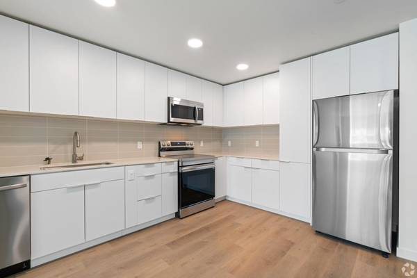 $2,310 / 2br - 1000ft2 - Stainless-Steel Appliances, Heated Pool / Spa, 2/bd 2/ba (West Sacramento, near The Nugget)63900439416450124